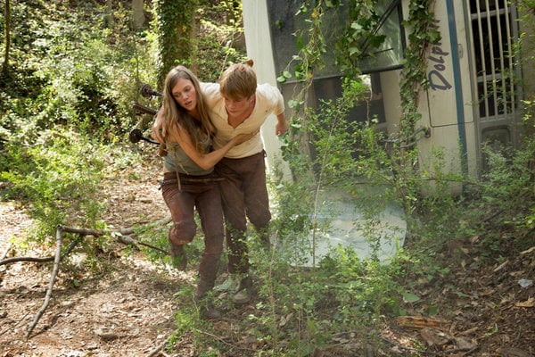 Revolution (2012) : Fotoğraf Tracy Spiridakos, Graham Rogers