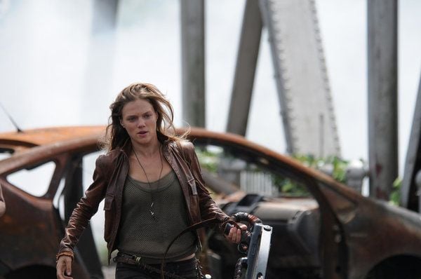 Revolution (2012) : Fotoğraf Tracy Spiridakos