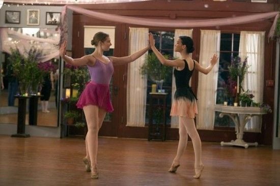 Bunheads : Fotoğraf Kaitlyn Jenkins, Julia Goldani Telles