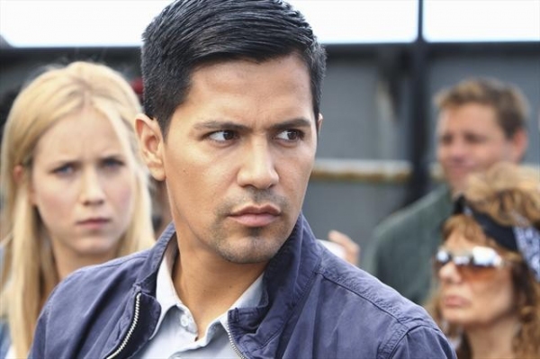 Last Resort : Fotoğraf Jessy Schram, Jay Hernandez