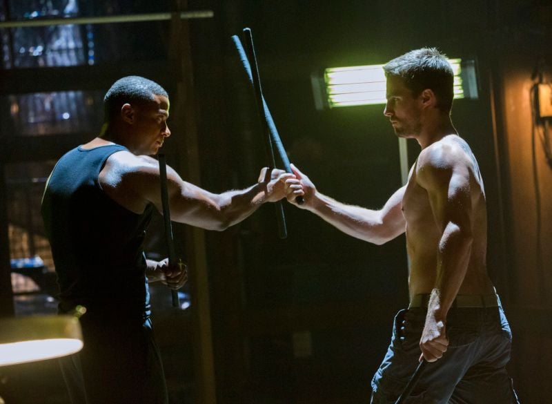 Arrow : Fotoğraf Stephen Amell, David Ramsey