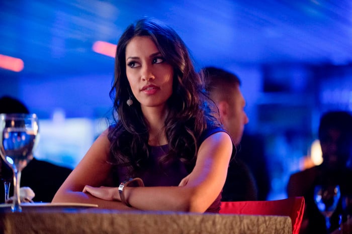 Arrow : Fotoğraf Janina Gavankar