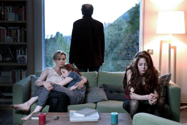 Les Revenants : Fotoğraf Anne Consigny, Jenna Thiam, Yara Pilartz, Frédéric Pierrot