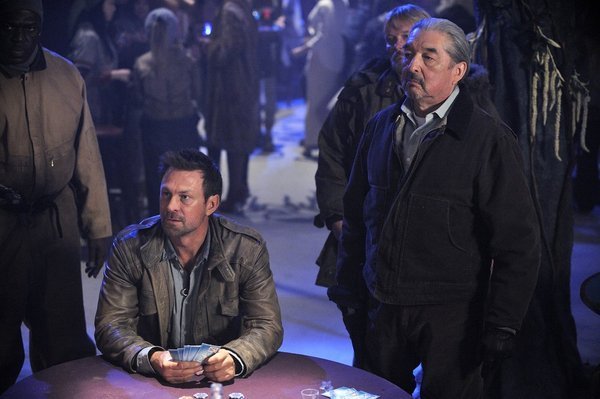 Defiance : Fotoğraf Grant Bowler, Graham Greene (II)