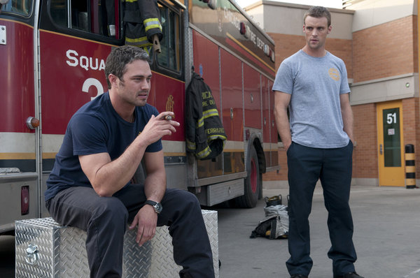 Chicago Fire : Fotoğraf Taylor Kinney, Jesse Spencer