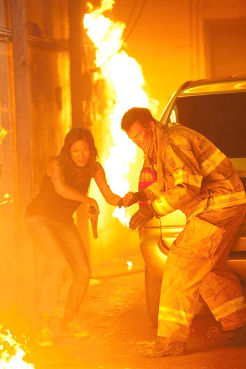 Ateş Ateşe : Fotoğraf Josh Duhamel, Rosario Dawson
