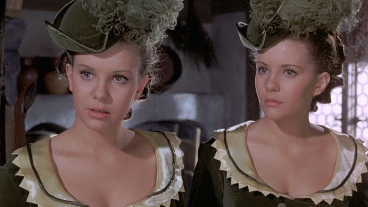 Twins of Evil Malignant'ı Sevenlerin İzlemesi Gereken 10 Harika Film