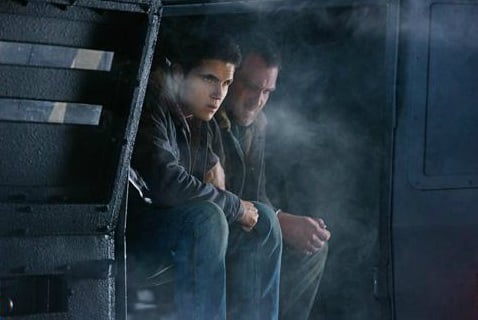 Fotoğraf Robbie Amell, Ty Olsson