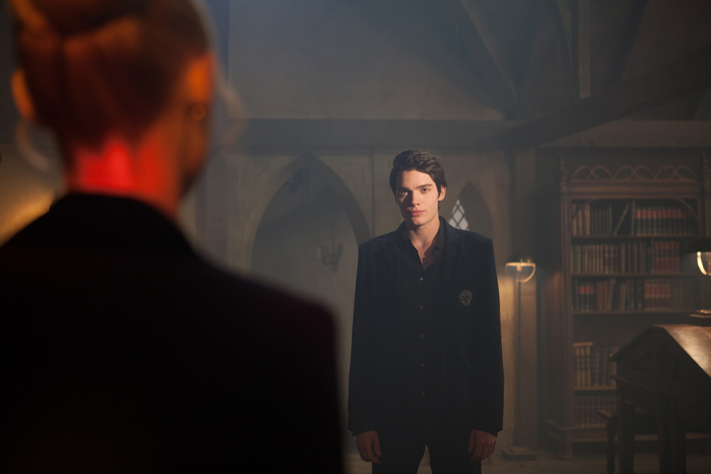 Vampir Akademisi : Fotoğraf Dominic Sherwood
