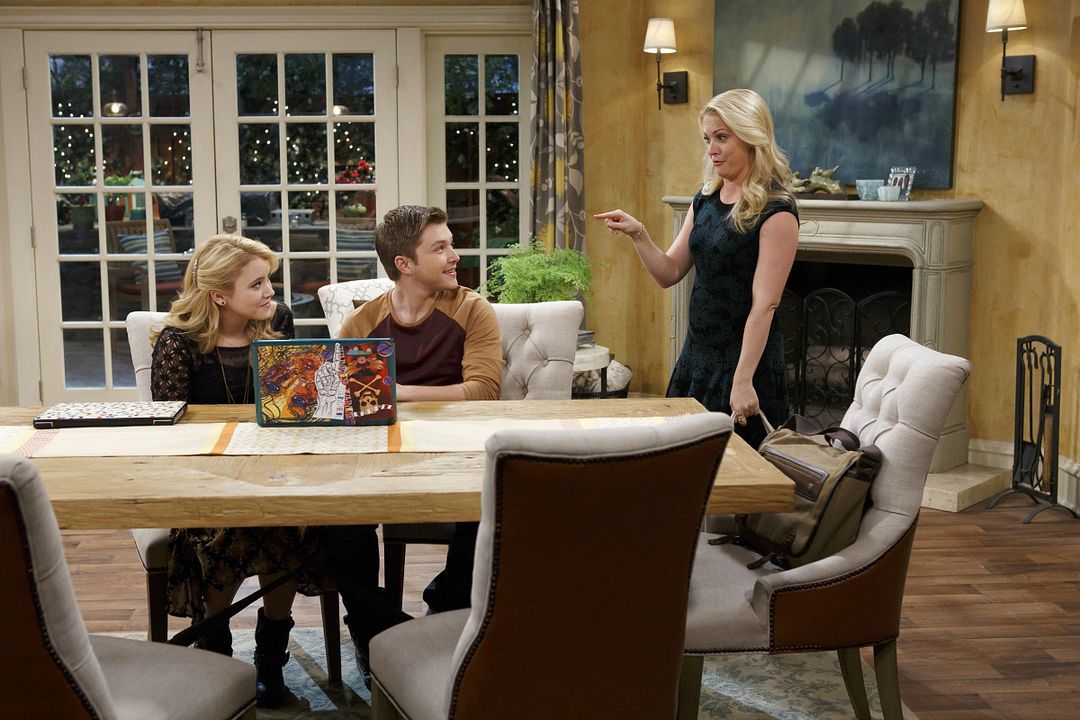 Fotoğraf Sterling Knight, Taylor Spreitler, Melissa Joan Hart