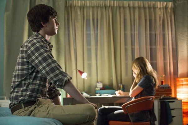 Bates Motel : Fotoğraf Freddie Highmore