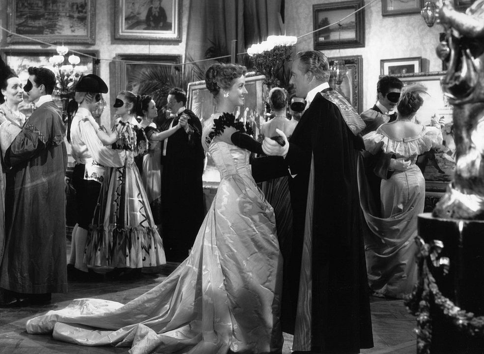 The Earrings of Madame de... : Fotoğraf Danielle Darrieux