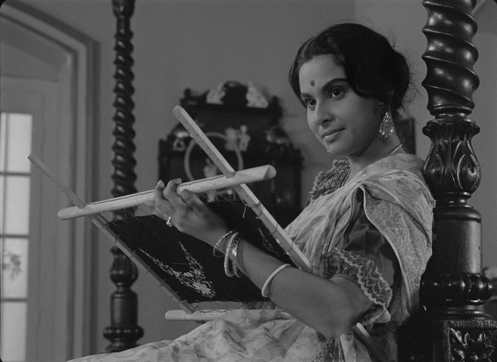 Fotoğraf Madhabi Mukherjee