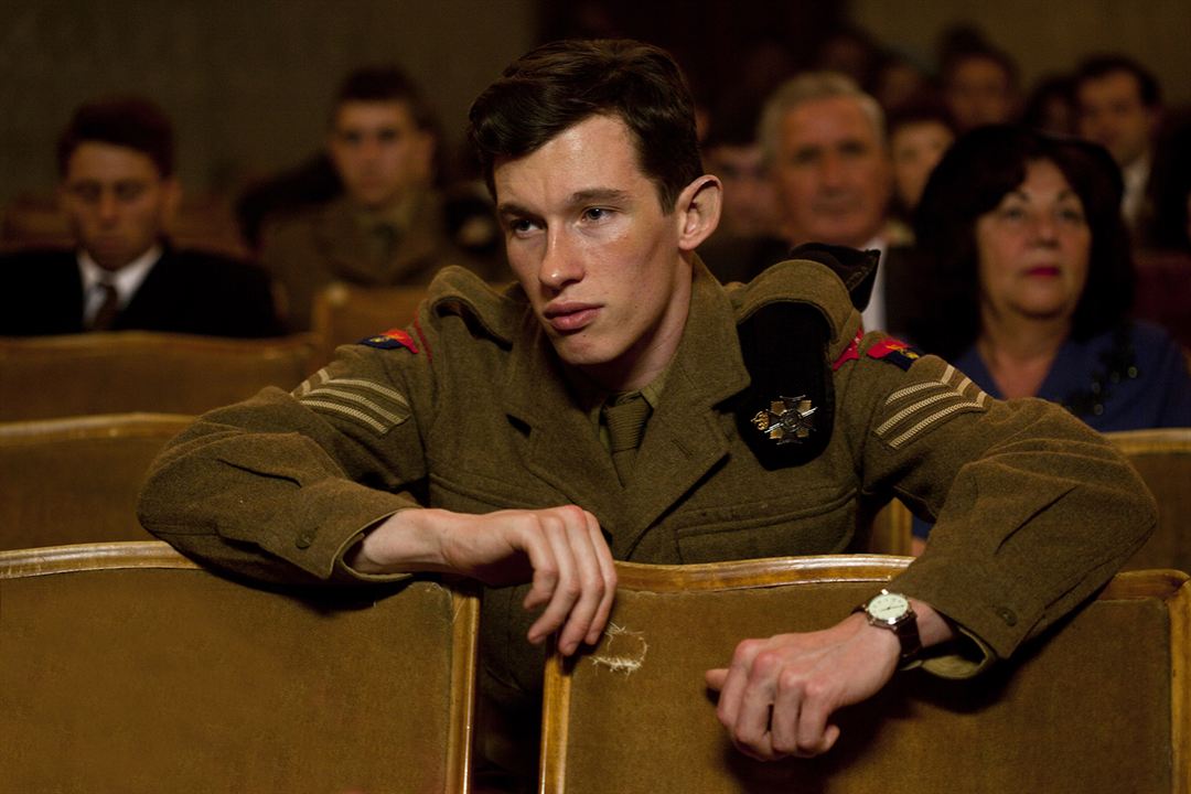 Queen and Country : Fotoğraf Callum Turner