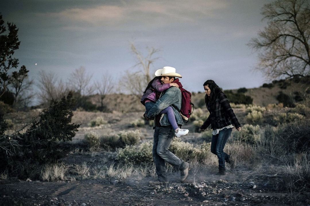 Frontera : Fotoğraf Michael Peña, Eva Longoria