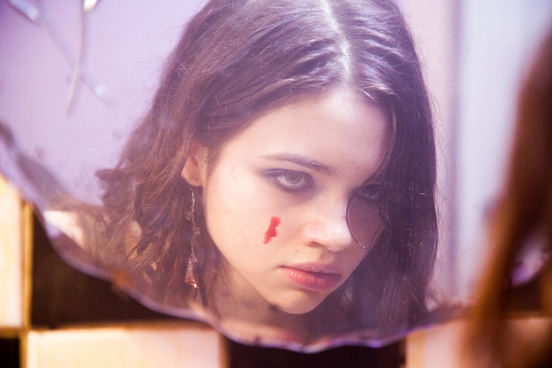 Kite : Fotoğraf India Eisley