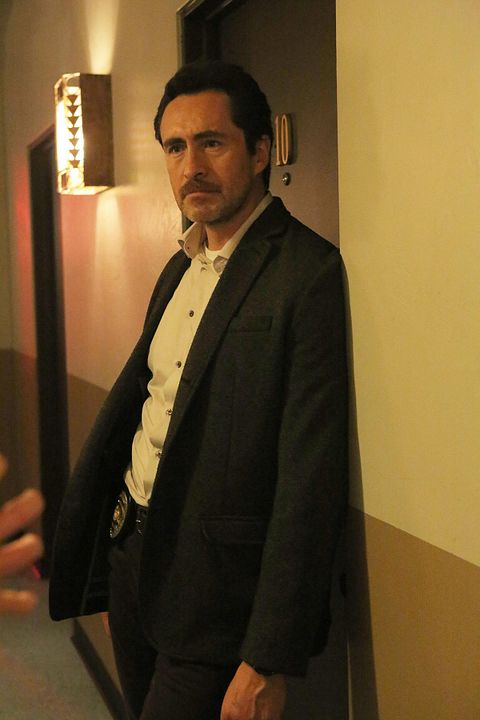 Fotoğraf Demian Bichir