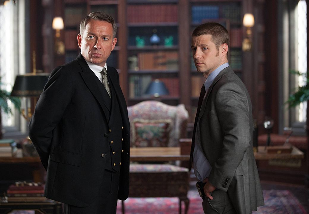 Gotham (2014) : Fotoğraf Ben McKenzie, Sean Pertwee