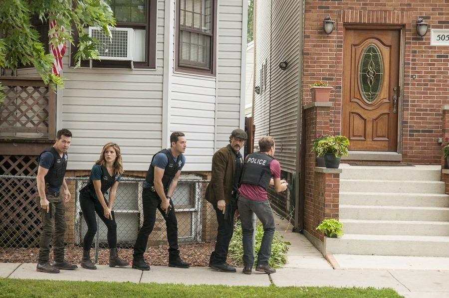 Chicago PD : Fotoğraf Jon Seda, Sophia Bush, Elias Koteas