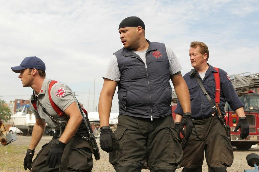 Chicago Fire : Fotoğraf Joe Minoso, Jesse Spencer, Christian Stolte