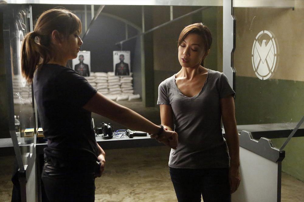 Marvel's Agents of S.H.I.E.L.D. : Fotoğraf Ming-Na Wen, Chloe Bennet