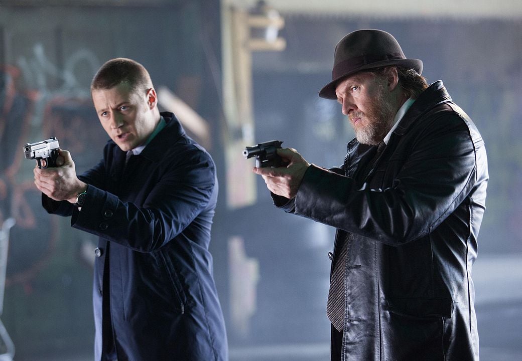 Afiş Ben McKenzie, Donal Logue