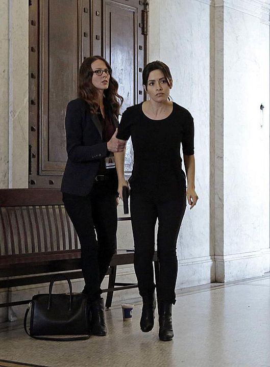 Person Of Interest : Fotoğraf Amy Acker, Sarah Shahi