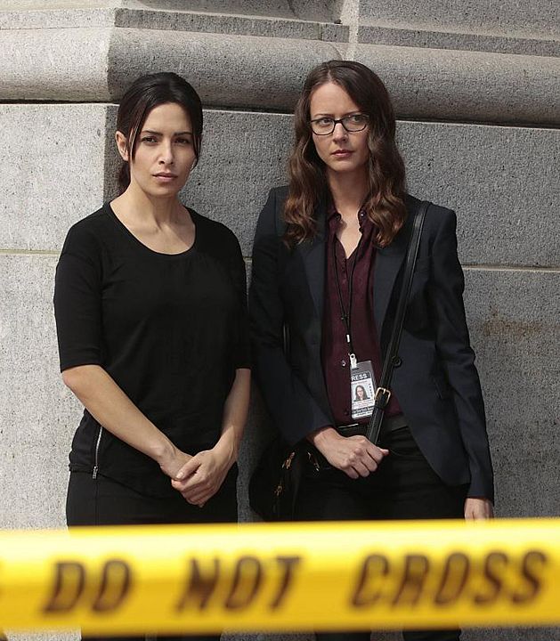 Person Of Interest : Fotoğraf Sarah Shahi, Amy Acker