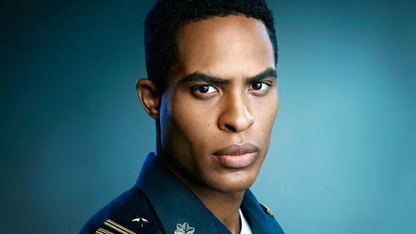 Fotoğraf Brandon P Bell