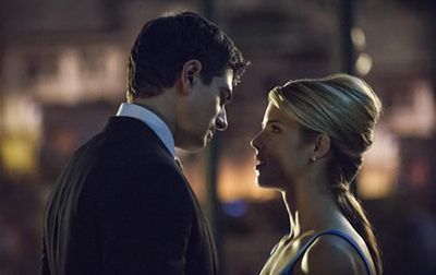 Arrow : Fotoğraf Brandon Routh, Emily Bett Rickards