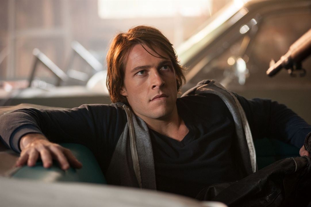 Unutulmaz Aşk : Fotoğraf Luke Bracey