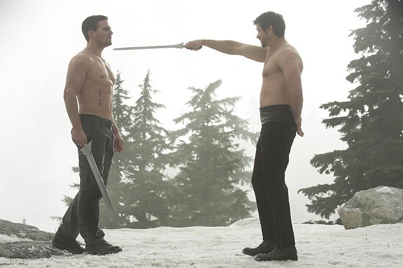 Arrow : Afiş Matt Nable, Stephen Amell