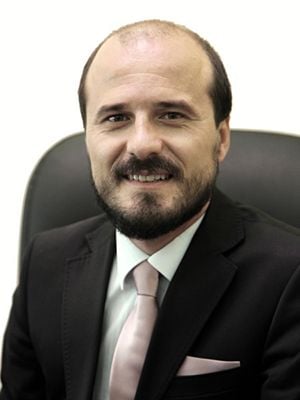 Afiş Alpay Aksum