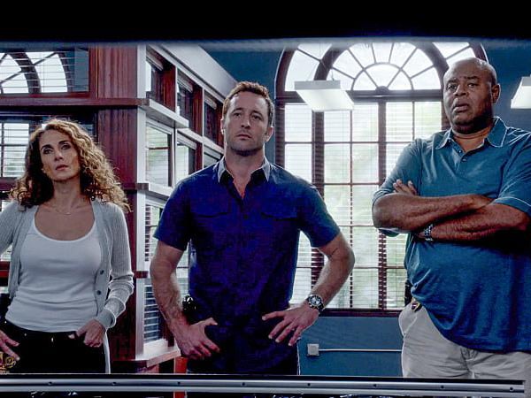 Fotoğraf Alex O'Loughlin, Melina Kanakaredes, Chi McBride