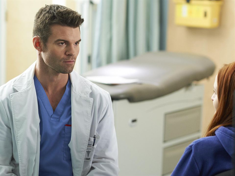 Saving Hope : Fotoğraf Daniel Gillies