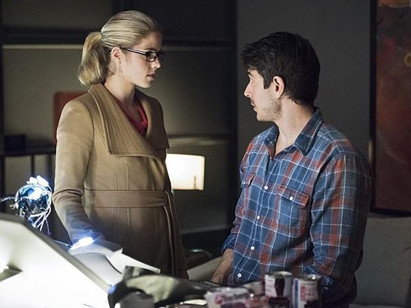 Arrow : Fotoğraf Emily Bett Rickards
