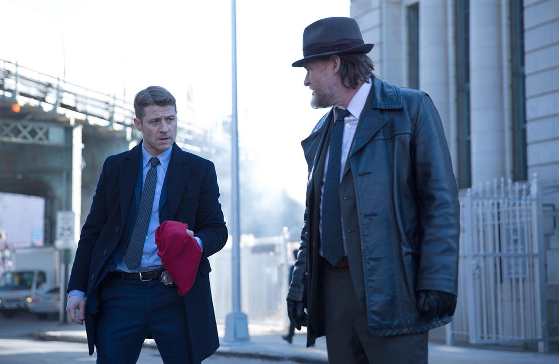 Fotoğraf Ben McKenzie, Donal Logue