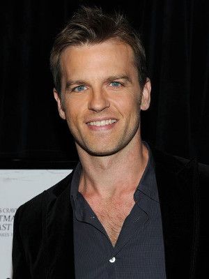 Afiş Trevor St. John