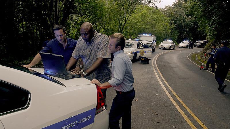 Fotoğraf Chi McBride, Alex O'Loughlin, Scott Caan