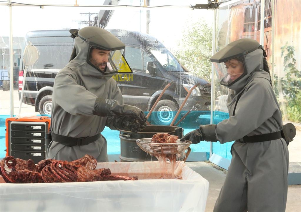 Bones : Fotoğraf Tamara Taylor, Ignacio Serricchio