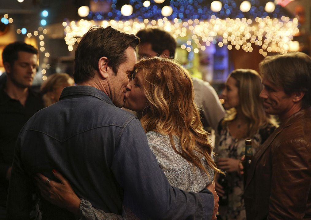 Nashville : Fotoğraf Connie Britton, Charles Esten