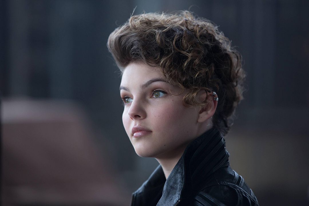 Fotoğraf Camren Bicondova