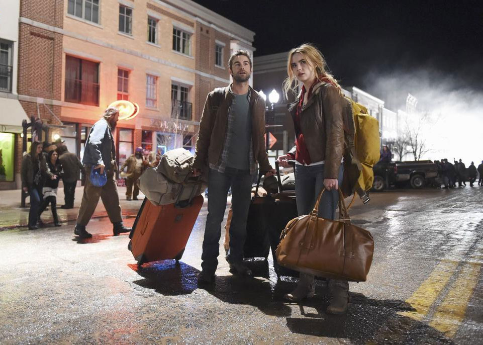 Blood and Oil : Fotoğraf Chace Crawford, Rebecca Rittenhouse