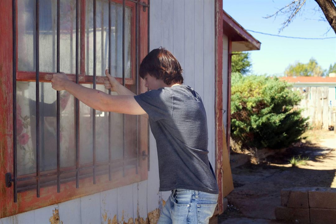 The Messengers : Fotoğraf Joel Courtney