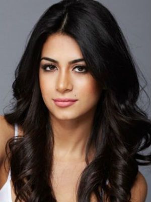 Afiş Emeraude Toubia