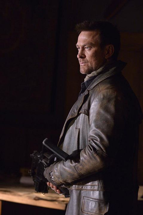 Defiance : Fotoğraf Grant Bowler