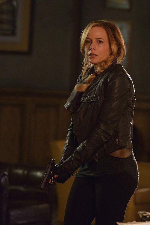 Defiance : Fotoğraf Julie Benz