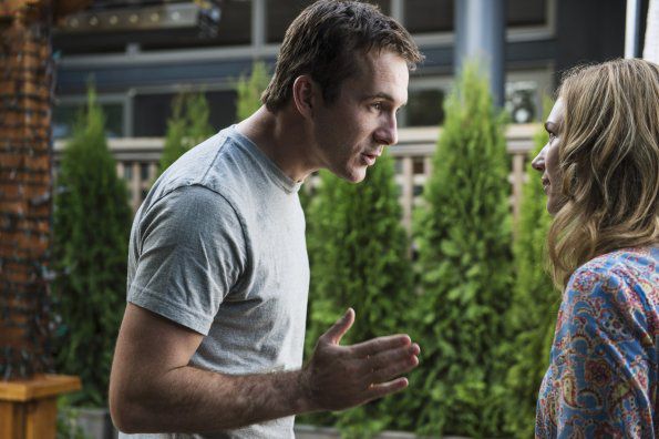 The Whispers : Fotoğraf Barry Sloane, Kristen Connolly