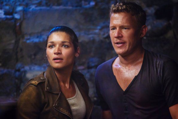 Dominion : Fotoğraf Kim Engelbrecht, Christopher Egan