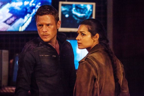 Dominion : Fotoğraf Christopher Egan, Kim Engelbrecht